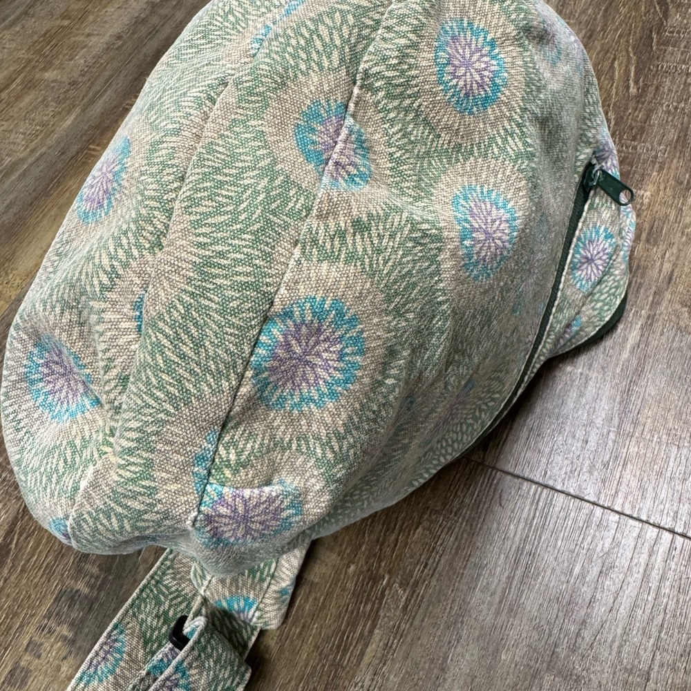 Kavu Sage Green Floral Pattern Crossbody Bag Distressed Limited Edition - Picture 10 of 16